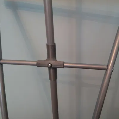 němý sluha - výztuha (gia cường)