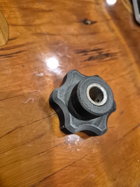 Tay quay (Handwheel) lỗ 18mm - Image 1