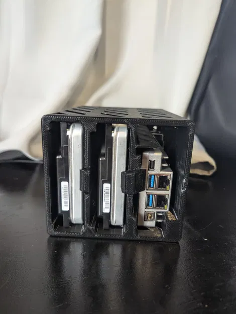 Vỏ NAS cho ZimaBoard 2 (Tool-less) - Image 2