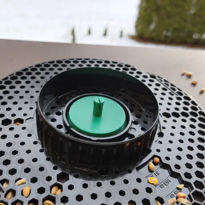 Krmítko - Máng ăn cho chim từ cuộn Prusament spool