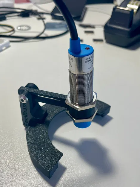 Giá đỡ proximity sensor LJ18A3-8Z/BX cho đồng hồ nước Sensus 620 - Image 1