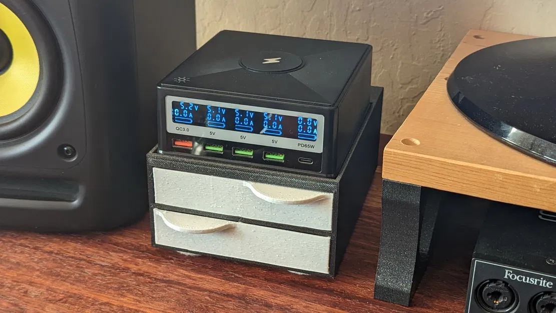 Tủ nhỏ kèm 2 ngăn kéo cho bộ nguồn/sạc PinePower - Image 1