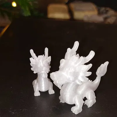 Đồ chơi nhỏ - Dráček đón Năm Mới (như trứng Kinder), in nhanh (tối đa 45 phút)