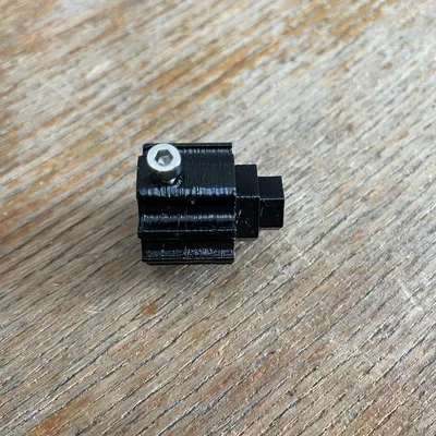 Đầu giữ bit tua vít nhỏ gọn cho chỗ hẹp, khóa bằng ốc M3