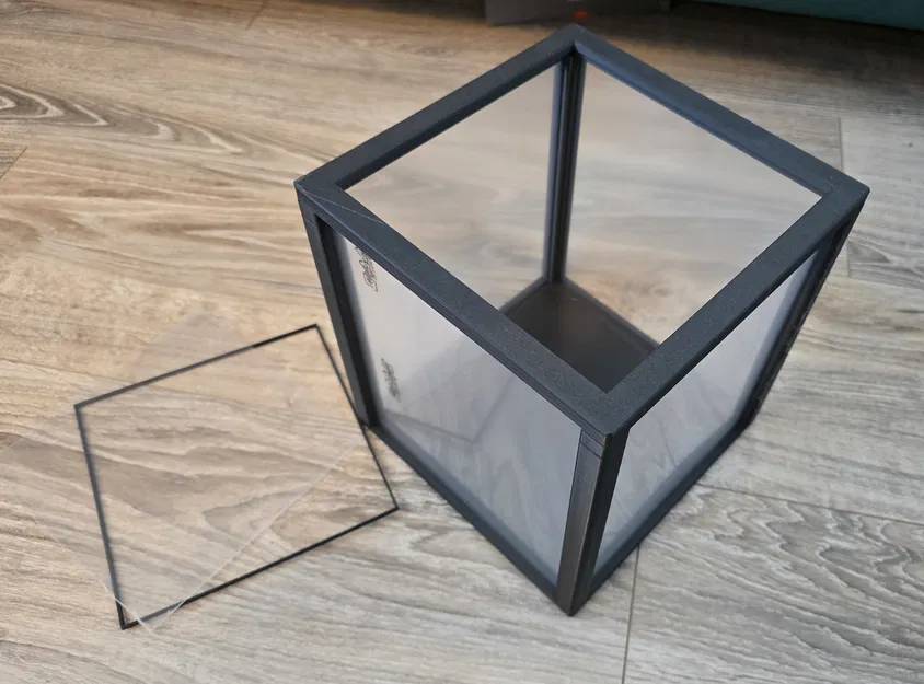 Hộp trưng bày mô hình (Case for presenting model) - Image 1