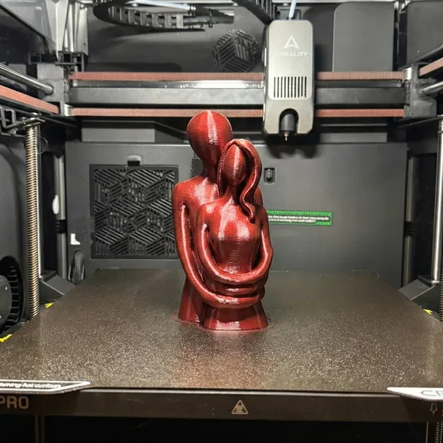 The Protective Embrace - Tượng Tình Yêu Tối Giản - Image 2