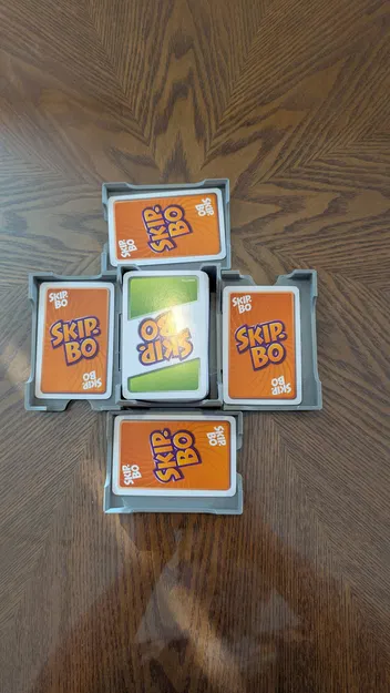 Giá đỡ bài Skip-Bo gập gọn (Folding Skip-Bo Card Rack) - Image 1