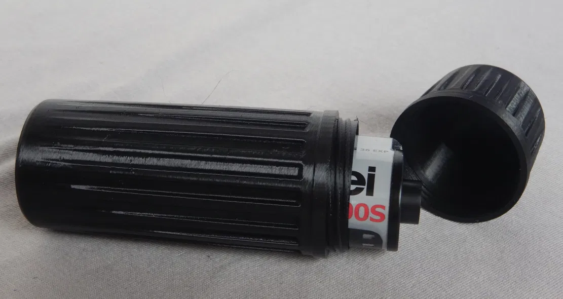 Hộp nắp vặn cho 2 film 135 (Kleinbild) – Screw top container for 2 cartridges - Image 2