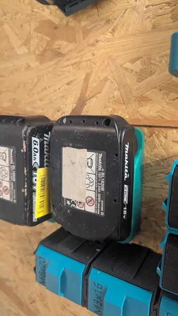 Giá treo pin Makita 18V bắt vít - Image 1