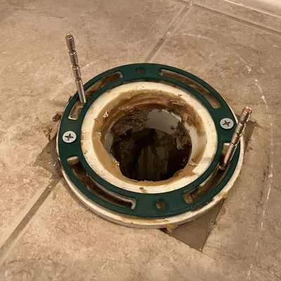 Miếng Sửa Chữa Vòng Bắt Bồn Cầu (Toilet Mounting Ring Repair Pieces)