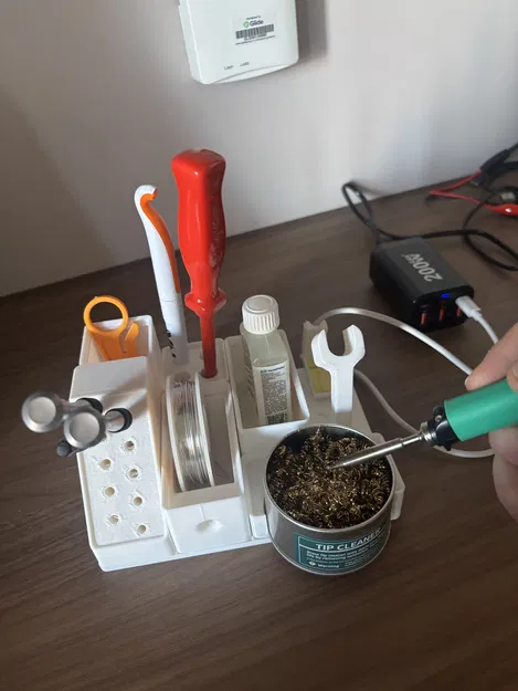 Trạm đặt mỏ hàn Pinecil (Pinecil Soldering Station) - Image 1