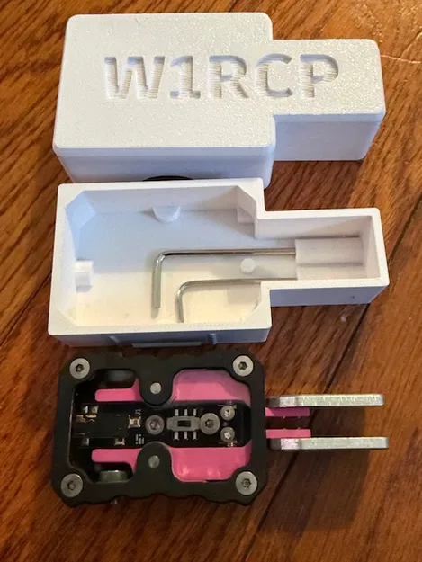 Hộp đựng key Modern Morse Nameless hiện đại kèm ngăn giữ dụng cụ - Image 1