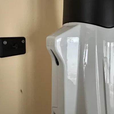 Móc treo tường cho Stihl BGA 86 (máy thổi lá chạy pin)