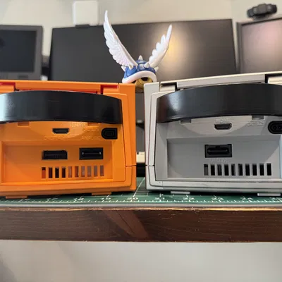 Tấm Rear I/O thay thế cho GameCube dùng RetroGEM