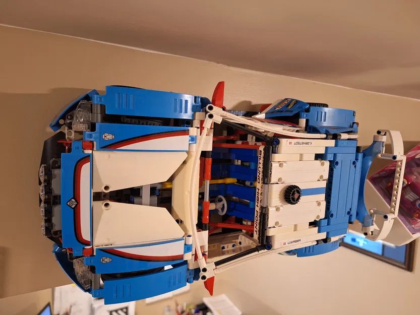 Giá Treo Tường Ngang Cho Lego Technic Rally Car (Wall Mount Bracket) - Image 1