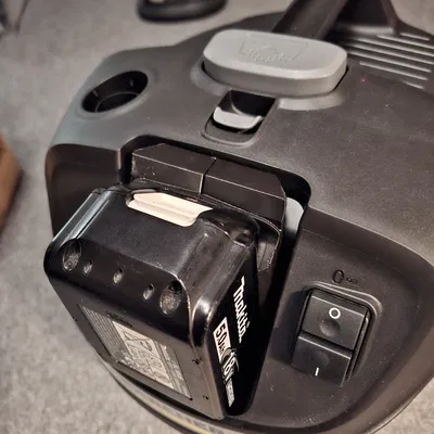 Giá đỡ pin Makita sang Kärcher có hốc khóa (locking recess)