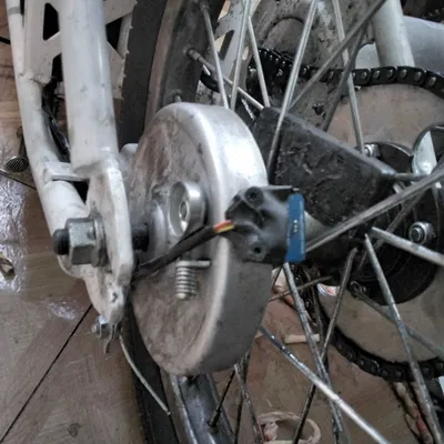 Scooter - Giá giữ nam châm cho nan hoa (Spoke Magnet Holder)