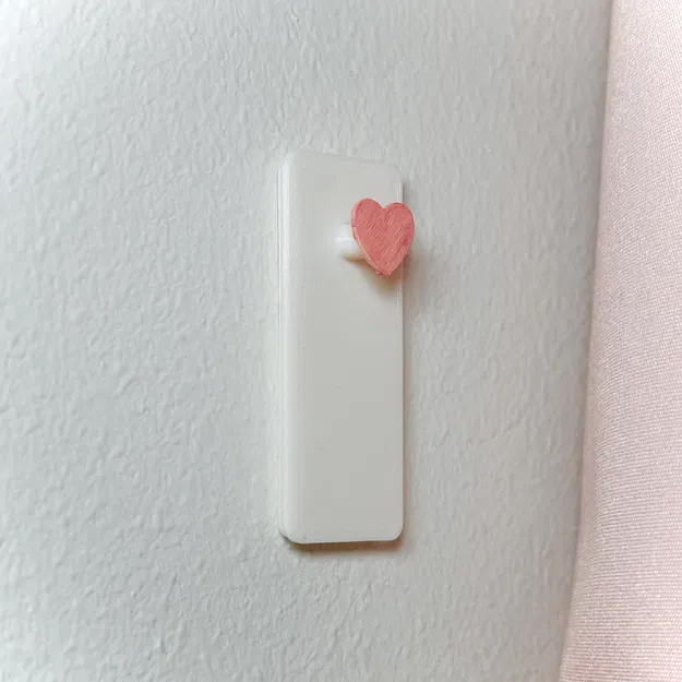 Móc dán treo đồ (dạng tim) bằng băng keo hai mặt - Image 1