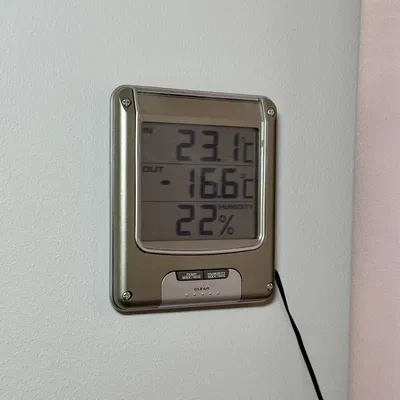 Móc dán treo đồ (dạng tim) bằng băng keo hai mặt