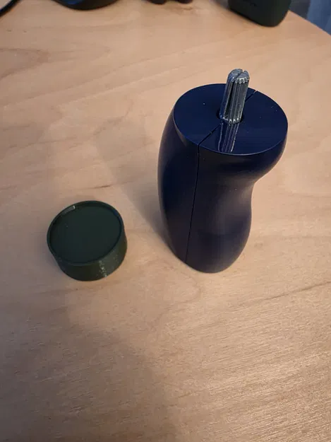 Nắp tay cầm sơn Red Grass Games (Painting Handle Cap) - Image 1