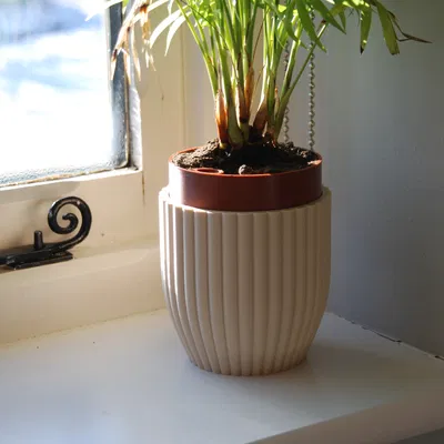Chậu Tự Tưới Nước (Self-Watering Planter)