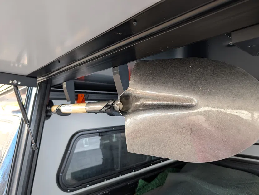 Giá đỡ xẻng cho Truck Camper Lone Peak V1 (Shovel Rack gắn 10mm T-track) - Image 6