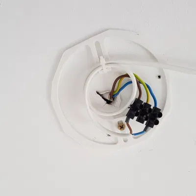 Nắp Che Trần Gài Snap-in – bản kín & bản có khe hở