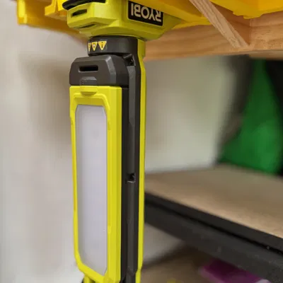 Ryobi One+ 18V - Giá treo dụng cụ cho đèn LED shop/project light