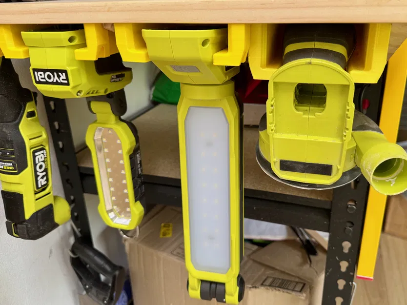 Ryobi One+ 18V - Giá treo dụng cụ cho đèn LED shop/project light - Image 3