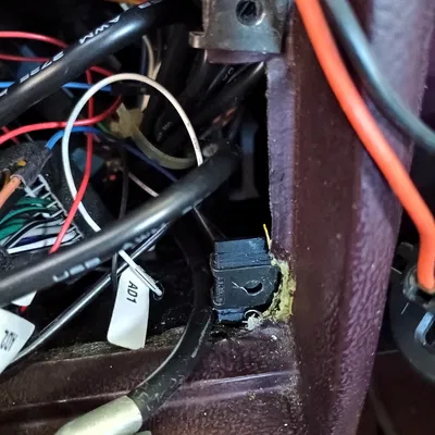 Miếng Vá Ngàm Gắn Stereo Xe GM G-Body 1978-1987