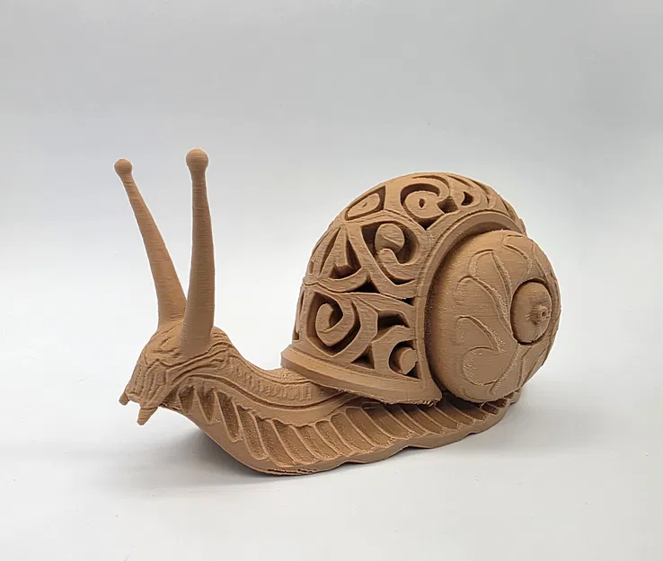 Totem Ốc Sên Chạm Khắc (Carved Snail Totem) - Image 1