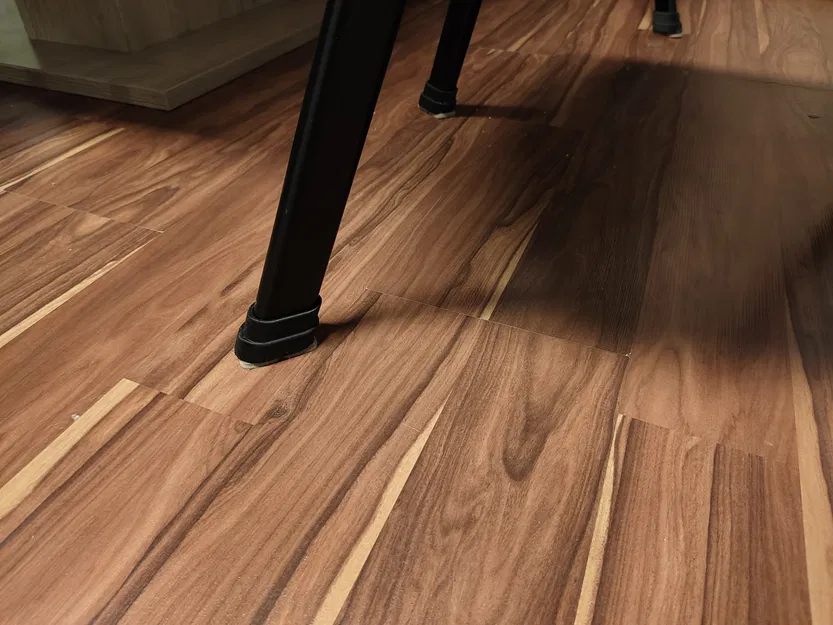 Phần gắn felt glider cho ghế Livetastic - Image 1