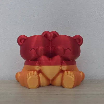 Tượng Hai Chú Gấu Ôm Nhau với Trái Tim