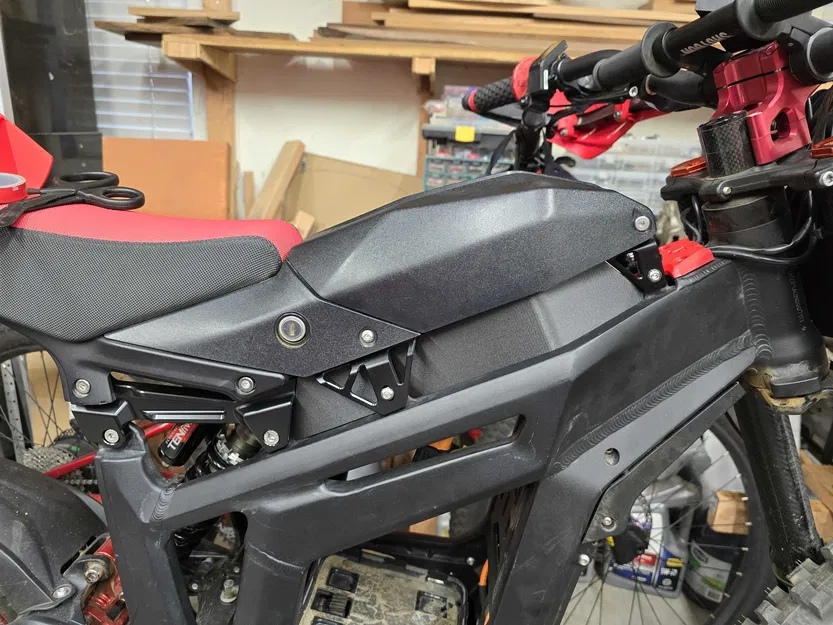 Talaria Seat Riser Gap Filler (Miếng lấp khe hở seat riser) - Image 1