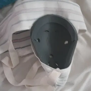 Cúp bảo hộ “Nutbuster”