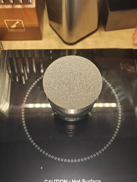 Viltrox 27mm F1.2 Squarehood - Image 3