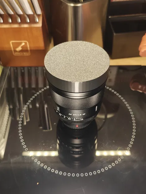 Viltrox 27mm F1.2 Squarehood - Image 4