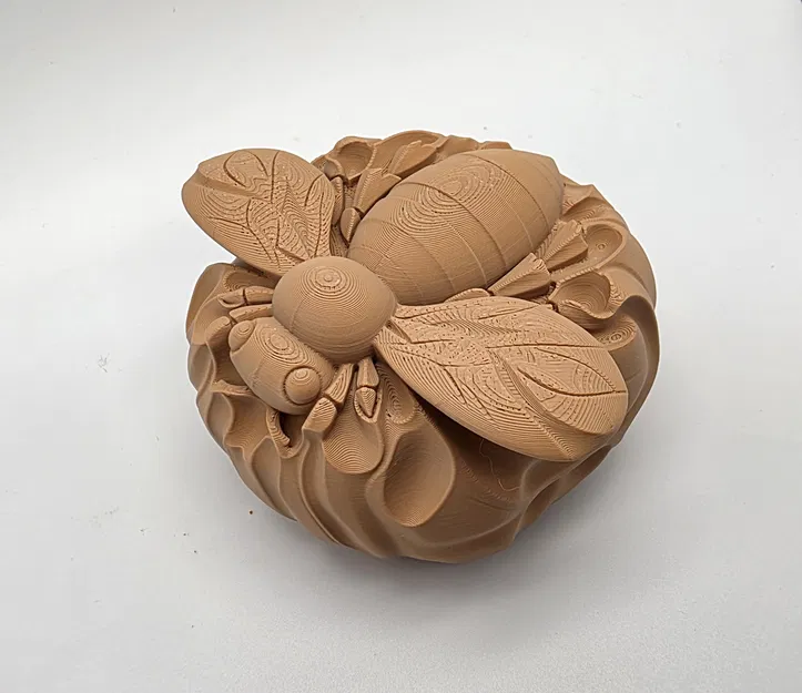 Tượng Ong Mật (Honey Bee Sculpture) - Image 3