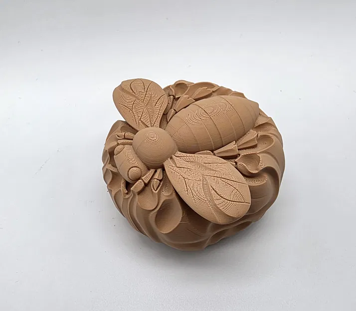 Tượng Ong Mật (Honey Bee Sculpture) - Image 8