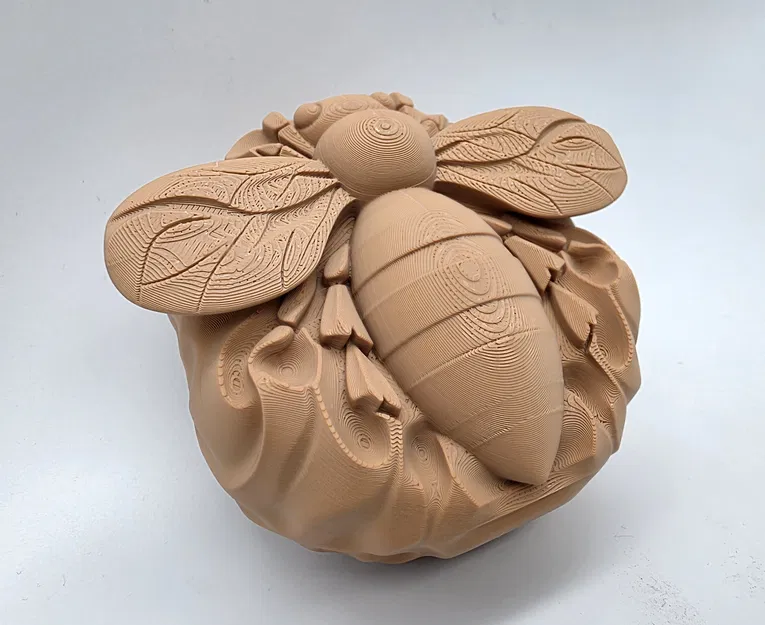 Tượng Ong Mật (Honey Bee Sculpture) - Image 9