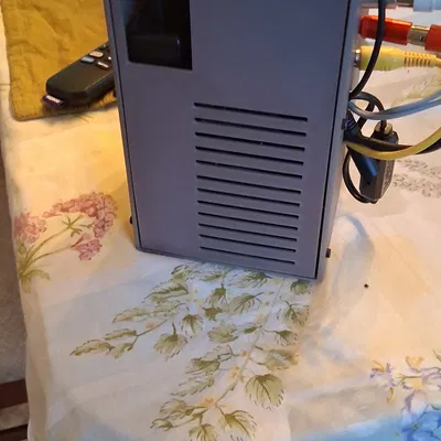 Vỏ CRT 4 inch cho Roku (có chỗ trống để gắn pin/loa)