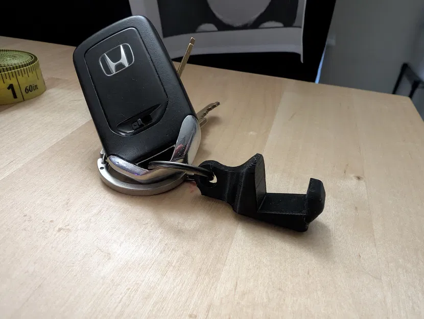 Giá đỡ điện thoại móc khóa gia cường (Reinforced Keychain Phone Stand) - Image 1