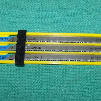 Hộp đựng lưỡi cưa lọng Bosch 5-1/2" – lưỡi dài 132mm