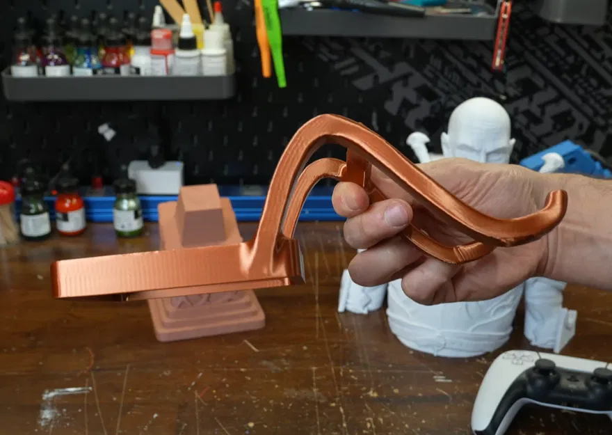 Cradle gắn tay cầm PS5 cho tượng Kratos Bust - Image 2