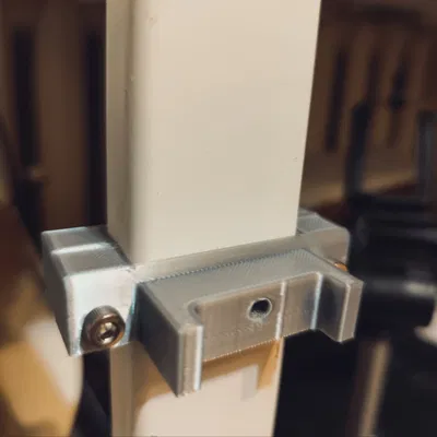 Mount gắn vào thanh profile kim loại 20*40 mm cho giá đỡ bình xịt