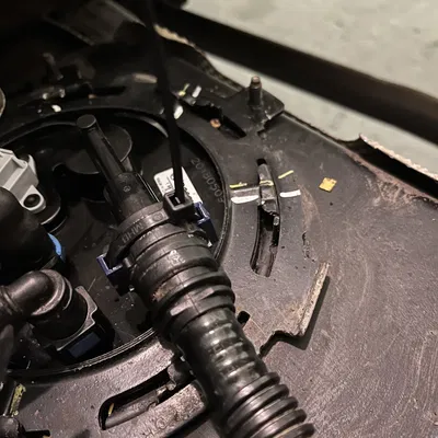 Kẹp giữ ống EVAP thay thế cho Ford Ranger 2011