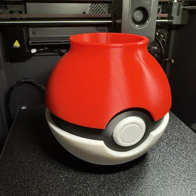 Bình hoa lấy cảm hứng từ Pokeball