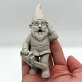 Chainsaw Garden Gnome – Chú lùn cầm cưa xích - Thumbnail 1