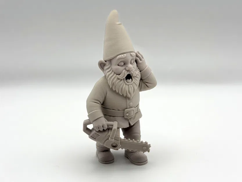 Chainsaw Garden Gnome – Chú lùn cầm cưa xích - Image 2