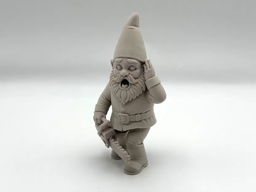 Chainsaw Garden Gnome – Chú lùn cầm cưa xích - Image 4